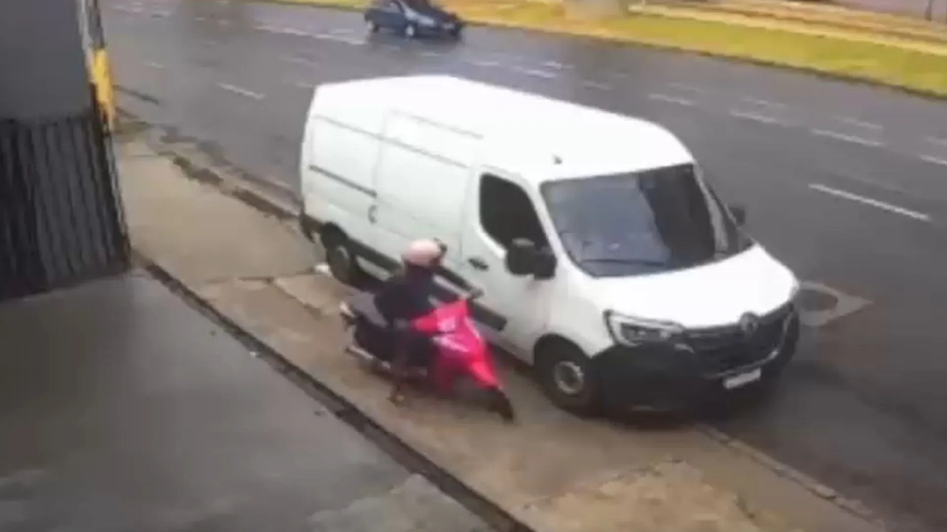 Tentativa de roubo a van em Salvador é interrompida pela PM; veja vídeo