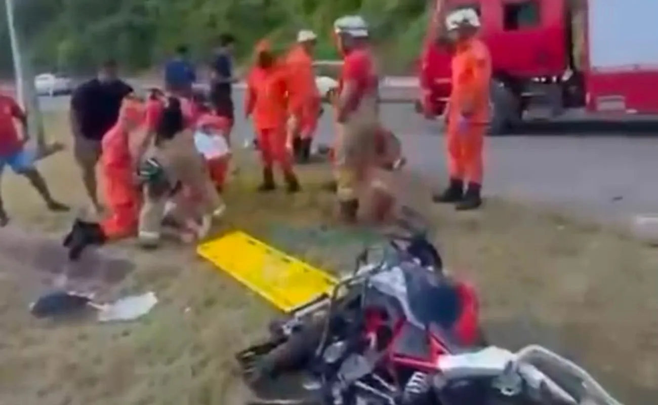 Acidente com caminhão dos Bombeiros deixa dois motociclitas feridos