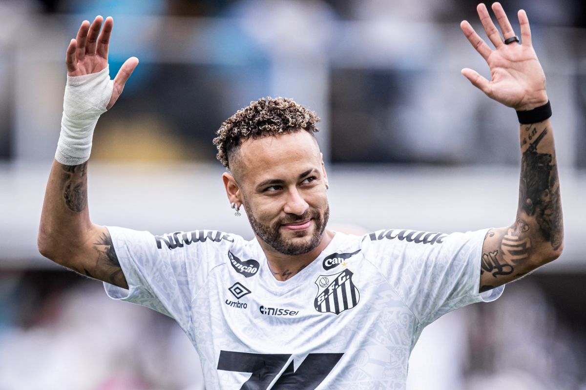  Ap&oacute;s uma &lsquo;novela&rsquo;, o Santos renovou o contrato com Neymar e o jogador fica no Peixe at&eacute; o fim de 2026; Foto: Raul Baretta/ Santos