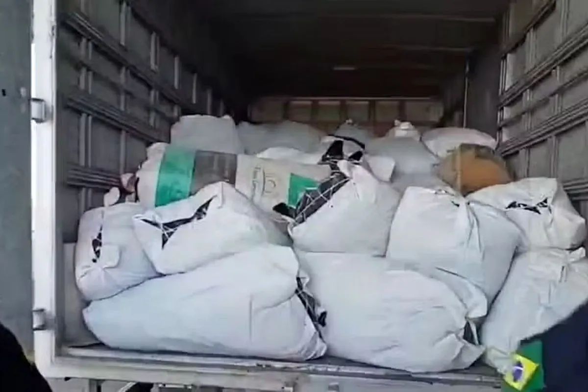 Quase 800 kg de maconha são apreendidos em caminhão perto de Uauá