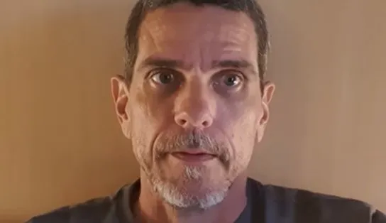 Afirmando estar fora do Brasil, ex-BBB baiano que participou de atos golpistas pode ser extraditado