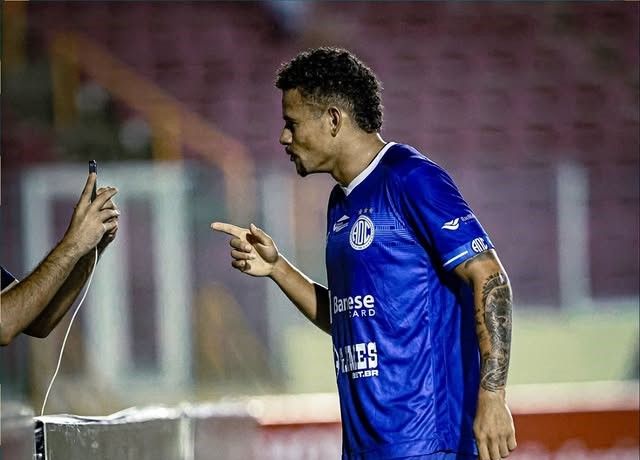 Confianca Supera Sampaio Correa. Foto: Divulgação/Confiança