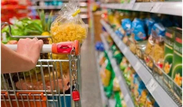 Supermercados de Salvador irão limitar acesso de clientes para evitar aglomerações; entenda