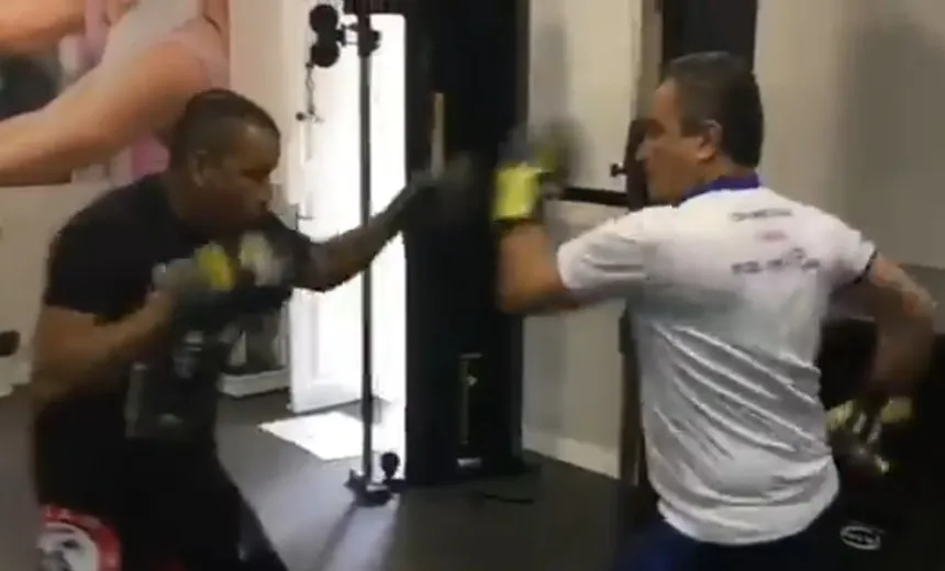 Em vídeo nas redes sociais, Rui Costa mostra que é um ‘exímio’ boxeador; confira