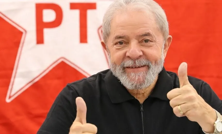 Lula escreve carta de Natal e pede: “sigamos forte”; veja vídeo