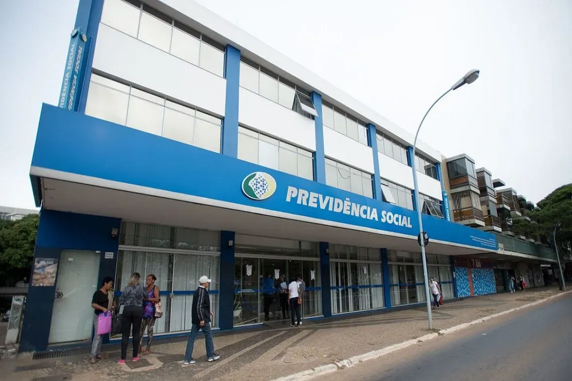 INSS passa a conceder auxílio doença sem perícia como estratégia de redução de fila