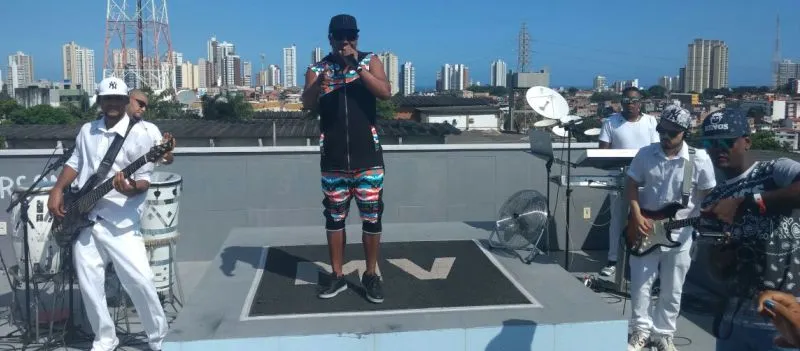 MULHERES NO PODER: Márcio Vitor aposta no empoderamento feminino para musicas do verão