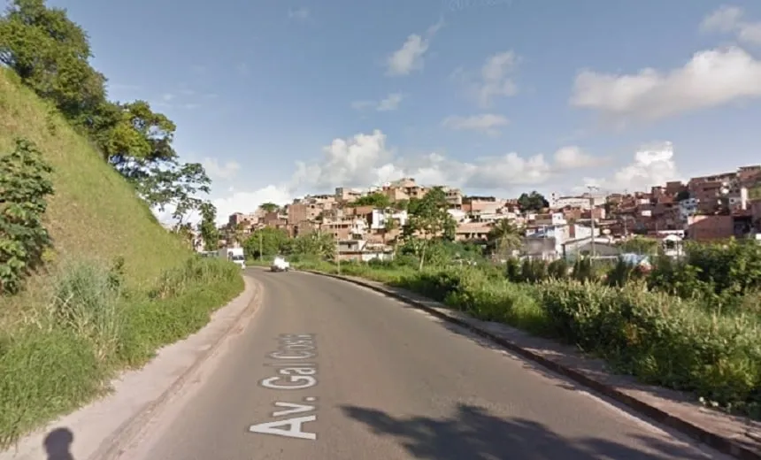 Jovem de 23 anos é morto a tiros em Pau da Lima; crime aconteceu na Av. Gal Costa