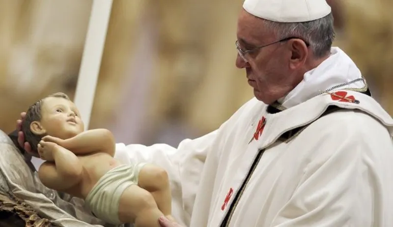 Papa se considera tão “pecador” como um preso