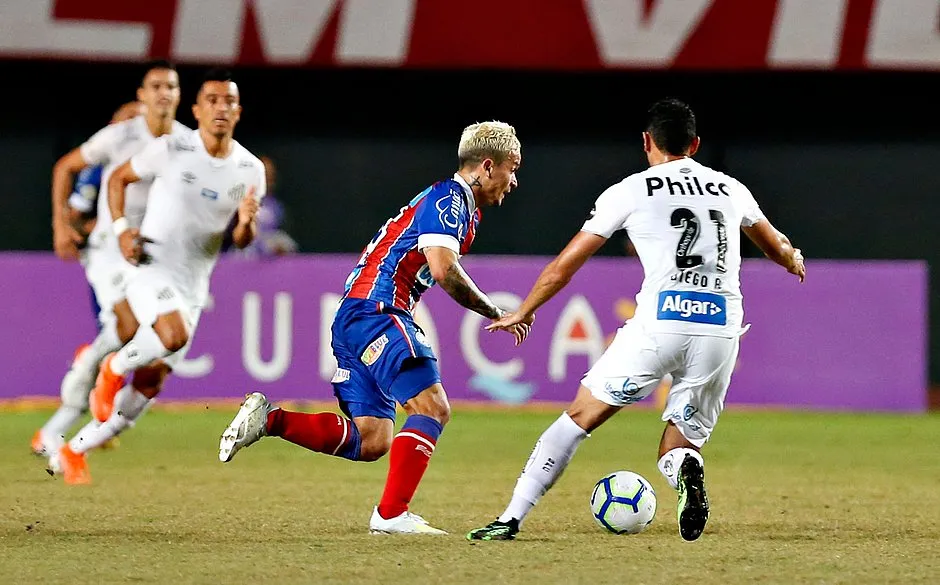 No final do jogo, Santos vence o Bahia por 1 a 0 pelo Campeonato Brasileiro