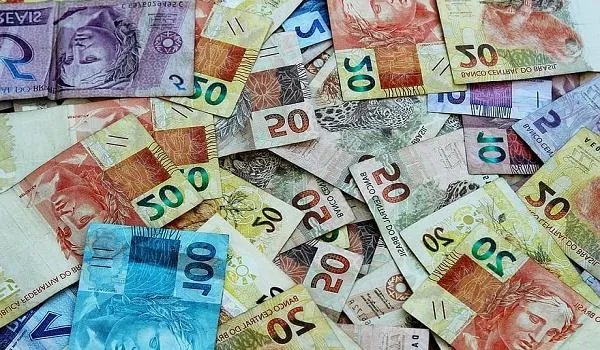 Serasa oferece renegociação de dívidas para inadimplentes com 50% de desconto
