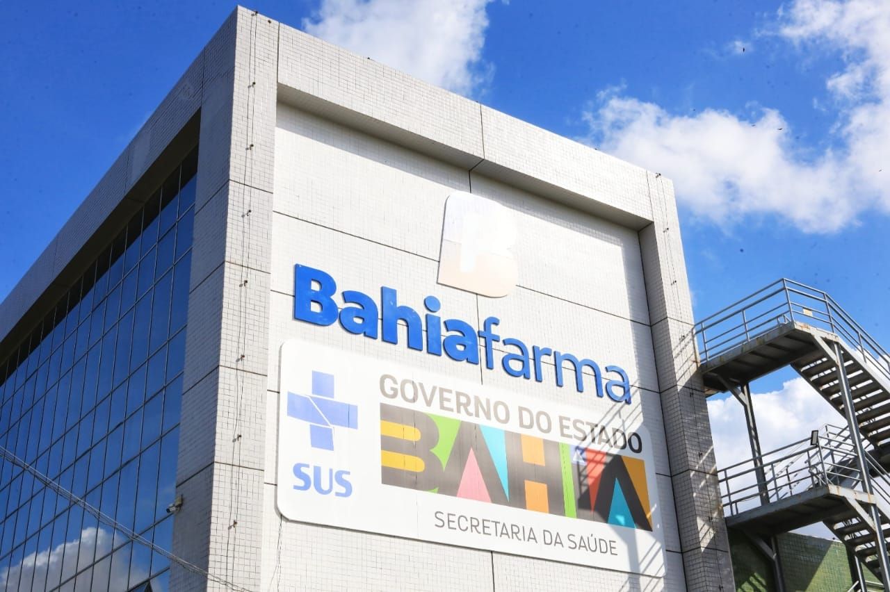 Jerônimo visitou sede da Bahiafarma | Foto: divulgação/GOVBA