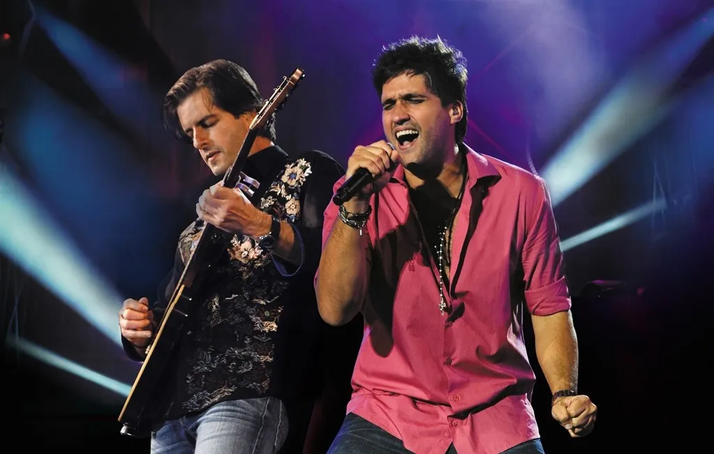 Victor & Leo apresentam turnê ?Irmãos? no Armazém Hall