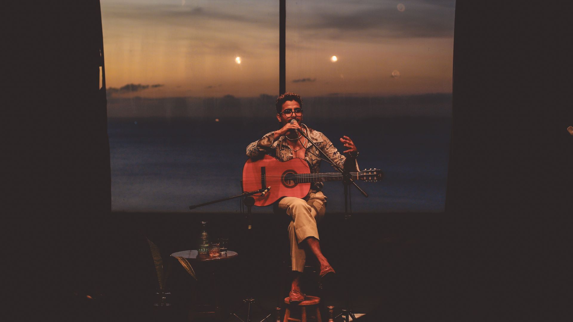 Fatel se apresenta no Teatro Gamboa