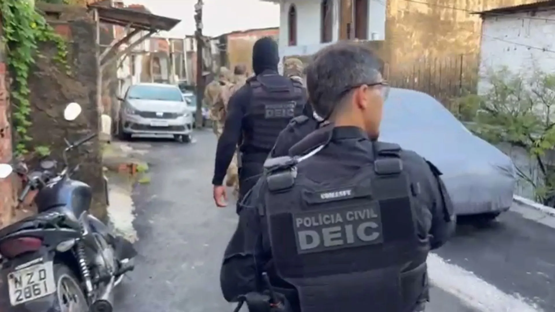 Organização criminosa suspeita de furtos a joalherias é alvo de operação na Bahia