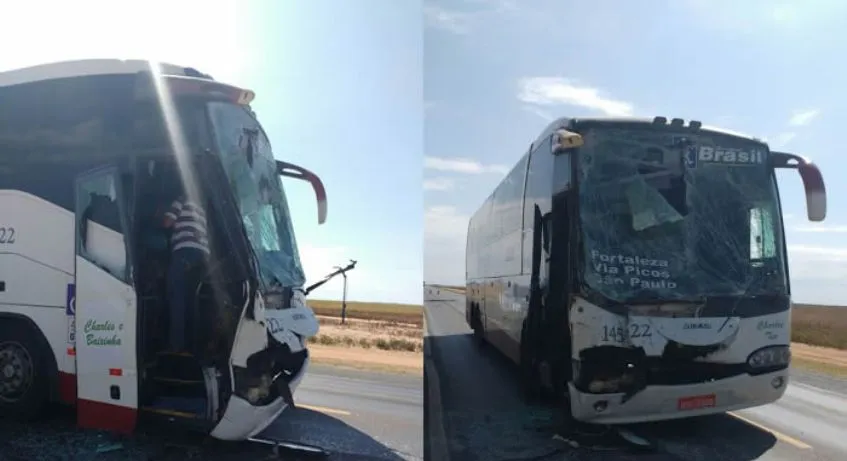 Motorista de ônibus morre após veículo colidir contra traseira de carreta no Oeste da Bahia