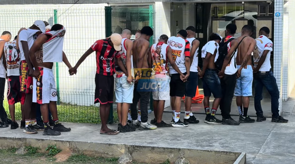 Torcedores Do Vit&oacute;ria Foram Detidos Neste Domingo (23), Em Salvador