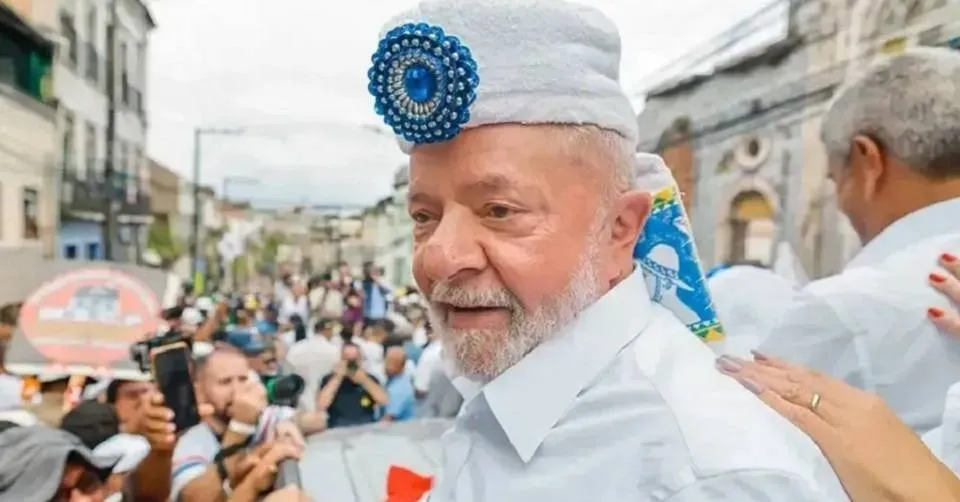 Na Soledade, Lula se insere no cortejo e participa da Festa da Independência, em Salvador