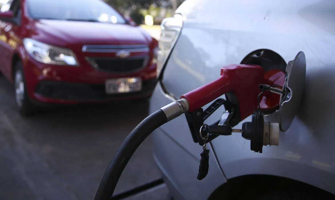 Lei em Salvador obriga frentistas a denunciarem motoristas com sinais de embriaguez