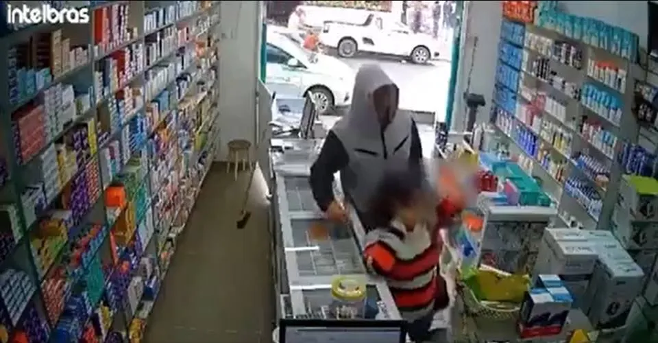 Mulher tem crise de riso durante assalto a farmácia em Vitória da Conquista