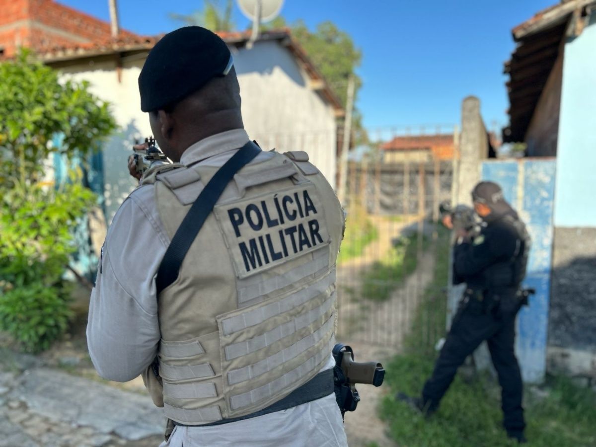 O homem foi preso em flagrante ap&oacute;s ser encontrado tentando arrombar um caixa eletr&ocirc;nico de um banco em Euclides da Cunha. Foto: PMBA