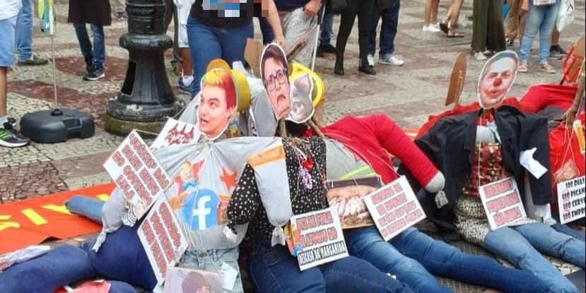 Aqui vemos o influenciador Felipe Neto e o ministro do STF Luís Roberto Barroso como Judas.Foto: Redes Sociais