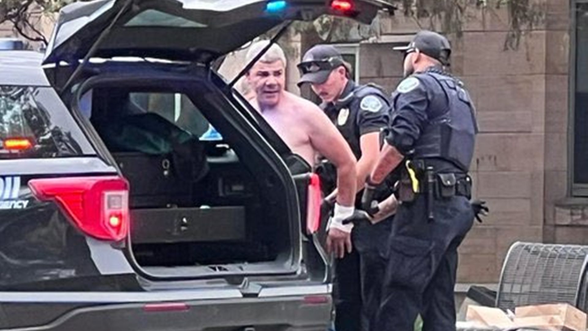 Homem foi detido após ataque nos EUA | Foto: reprodução/redes sociais