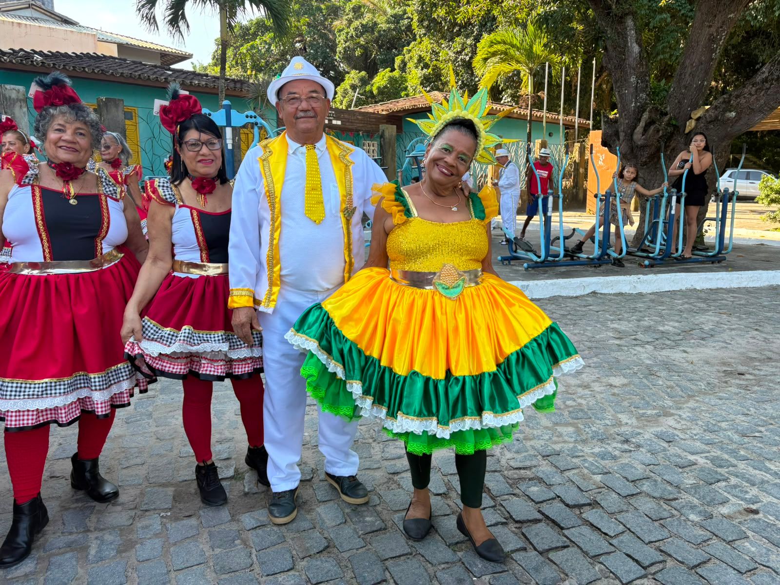 Quadrilha Da Terceira Idade Anima O S&atilde;o Jo&atilde;o Na Bahia