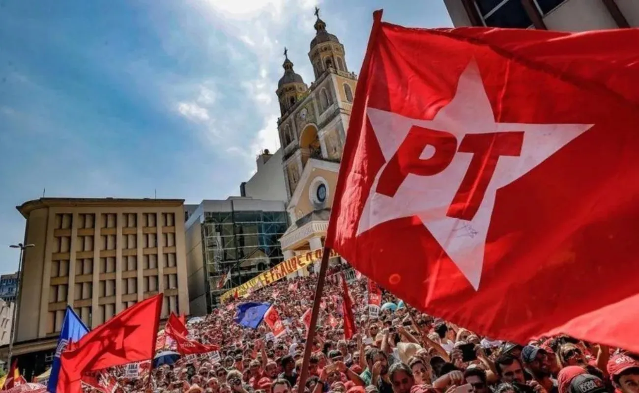 PT reage à aprovação da Lei da Dosimetria e articula ato neste domingo