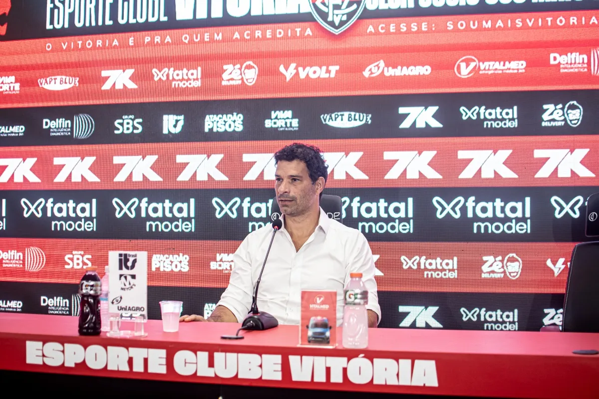 Diretor do Vitória fala sobre efetivação de Chagas e contratações
