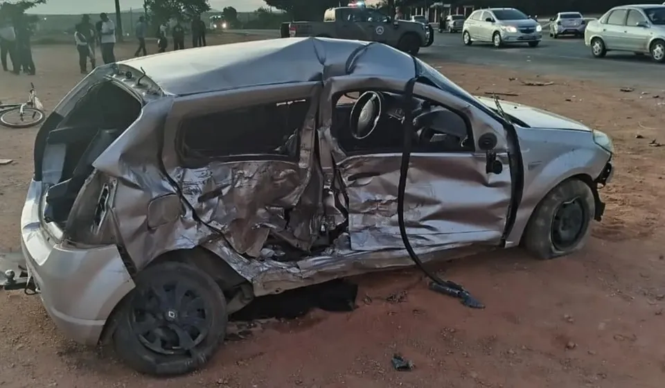 Passageiro morre e outros ficam feridos após caminhonete colidir contra carro em Vitória da Conquista
