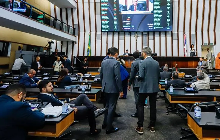 Após 6 meses na pauta, projeto que reestrutura carreira dos defensores públicos da Bahia é aprovado na AL-BA