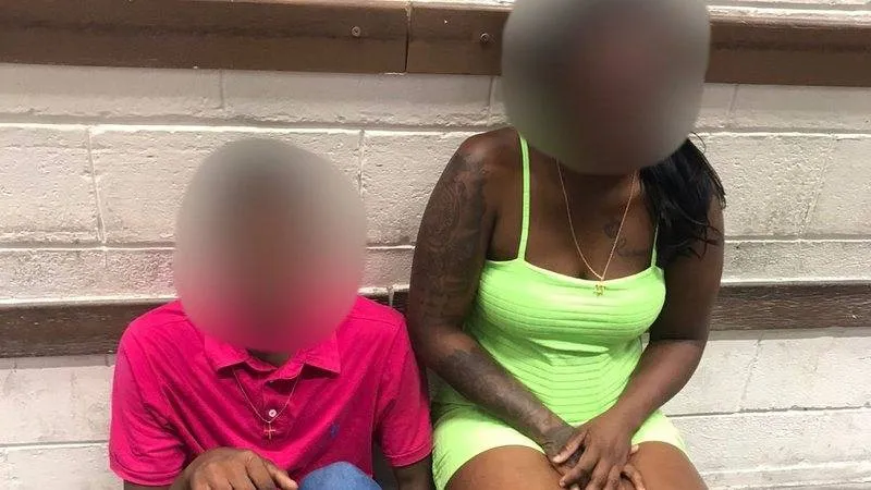 Seguranças do Carrefour espancam casal após furto de dois pacotes de leite em pó em Salvador