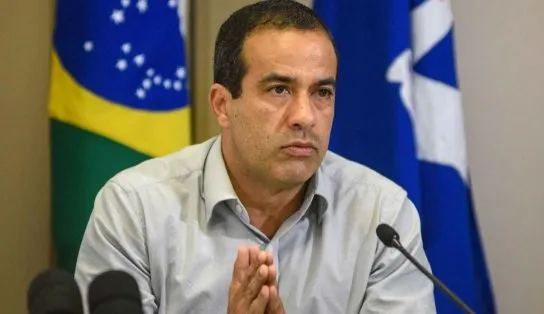 Bruno Reis se irrita com pressão de agentes, diz ser "'pivete' do Calabar" e cita trecho de música de Flávio José; "nasci entre o velame e macambira"  