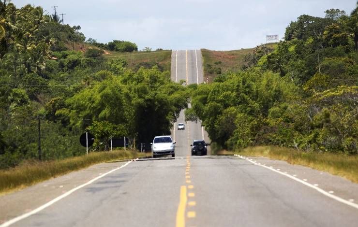 Trânsito deve ficar intenso nas rodovias da Bahia durante feriado de Finados