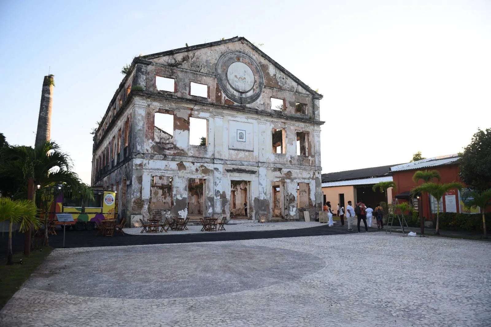Prefeitura de Salvador entrega requalificação da Praça dos Saveiros e do Galpão das Artes na Ribeira