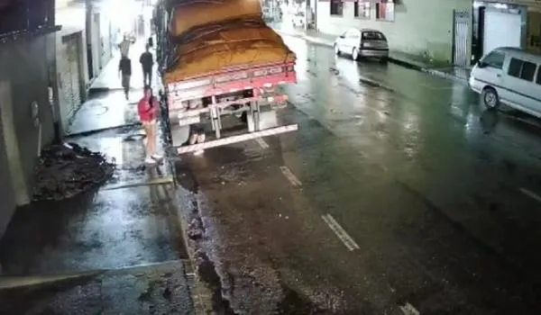 Assista! Câmeras flagram assassinato em Vitória da Conquista; briga em bar teria motivado o crime 