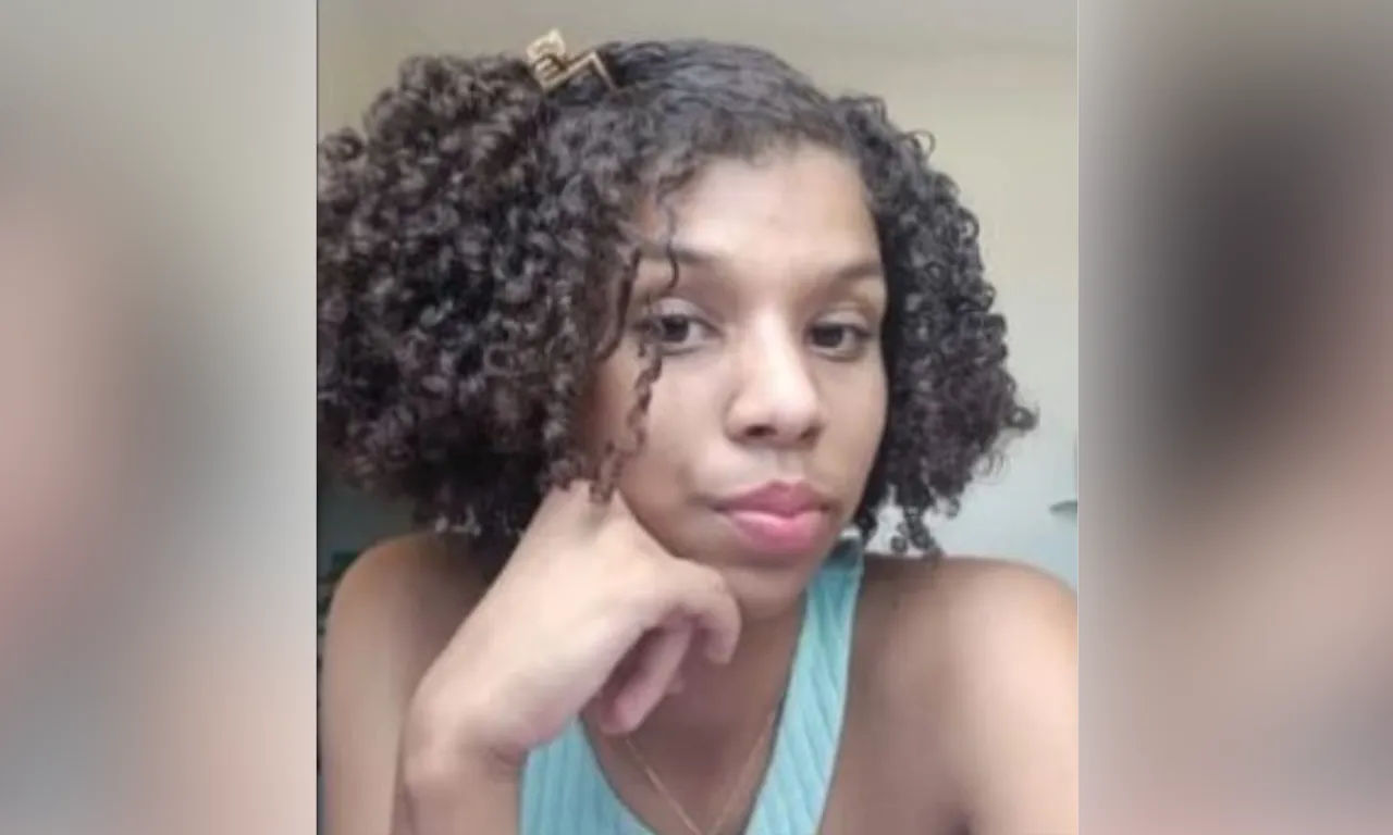 Adolescente de 16 anos