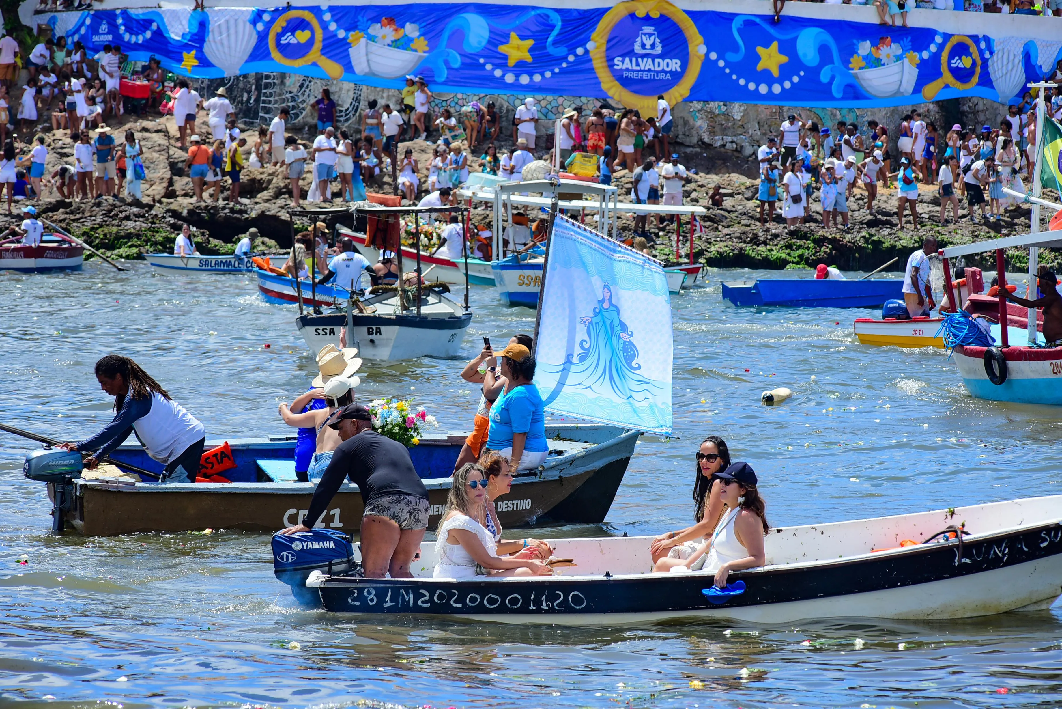 Sagrado e profano: Dia de Iemanjá tem festas por Salvador