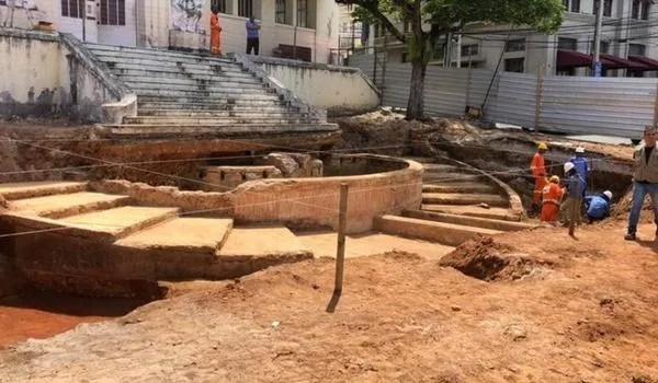 Prefeitura acredita que estrutura achada na Castro Alves é de teatro antigo