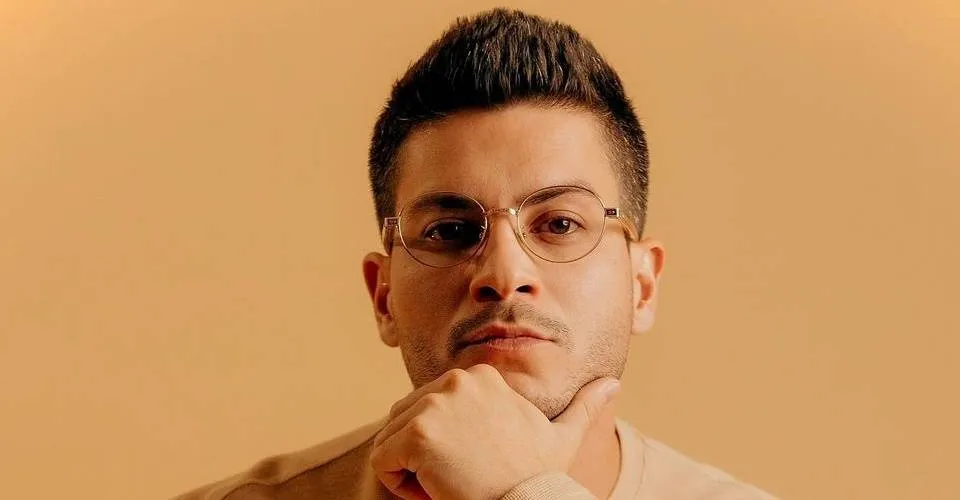 Arthur Aguiar aciona a polícia após ser acusado de trair namorada: 'Isso não aconteceu'
