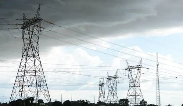 Governo do Amapá afirma que energia está sendo restabelecida após 'apagão' de cinco dias 