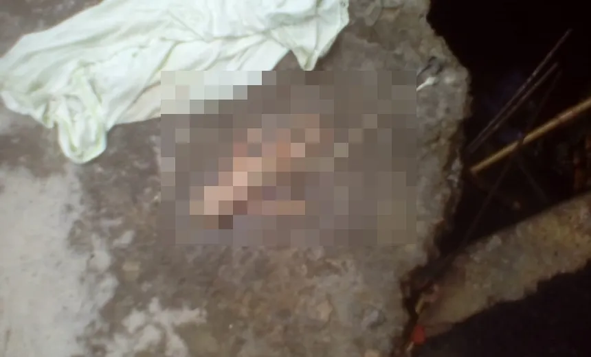 Feto de aproximadamente sete meses é encontrado perto de campo em Salvador 