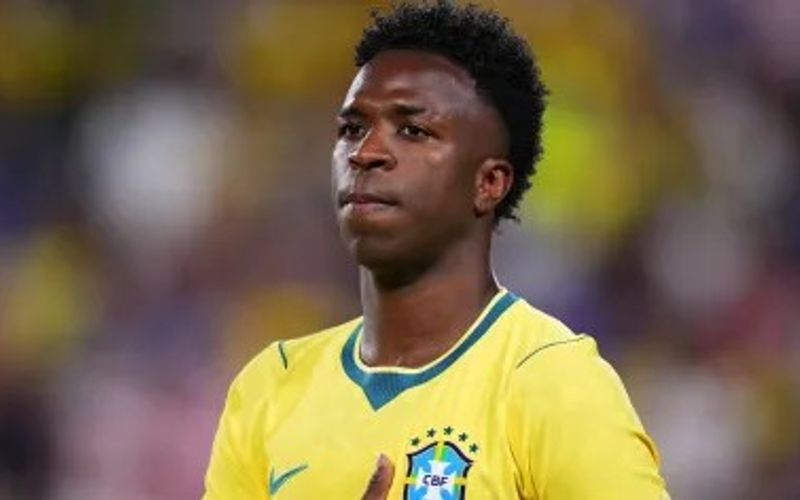 Vini Jr possui direito a uma quantidade limitada de ingressos distribuídos pela FIFA aos jogadores, o que torna a seleção dos convidados uma decisão estratégica durante a Copa do Mundo/Foto: Rich Storry/Getty Images