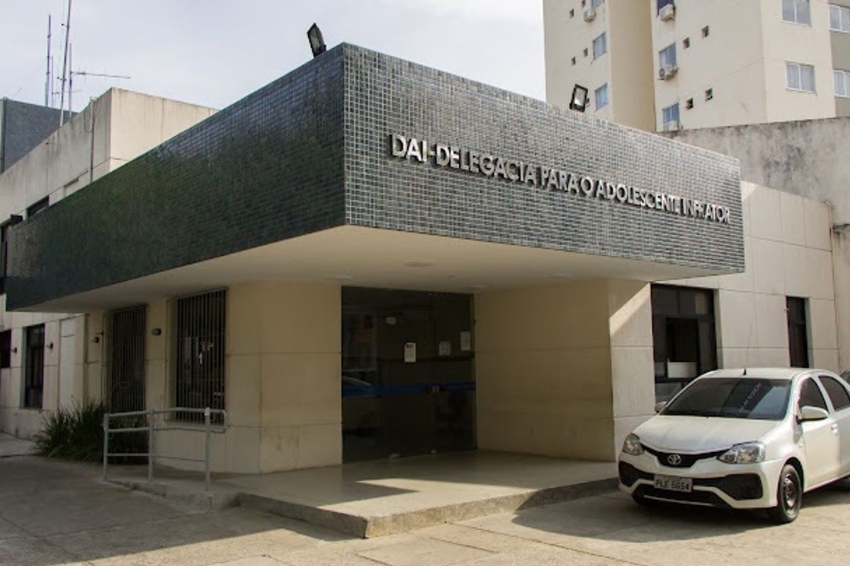 Adolescente apreendido por viol&ecirc;ncia dom&eacute;stica foi levado &agrave; Delegacia para o Adolescente Infrator. Foto: Reprodu&ccedil;&atilde;o