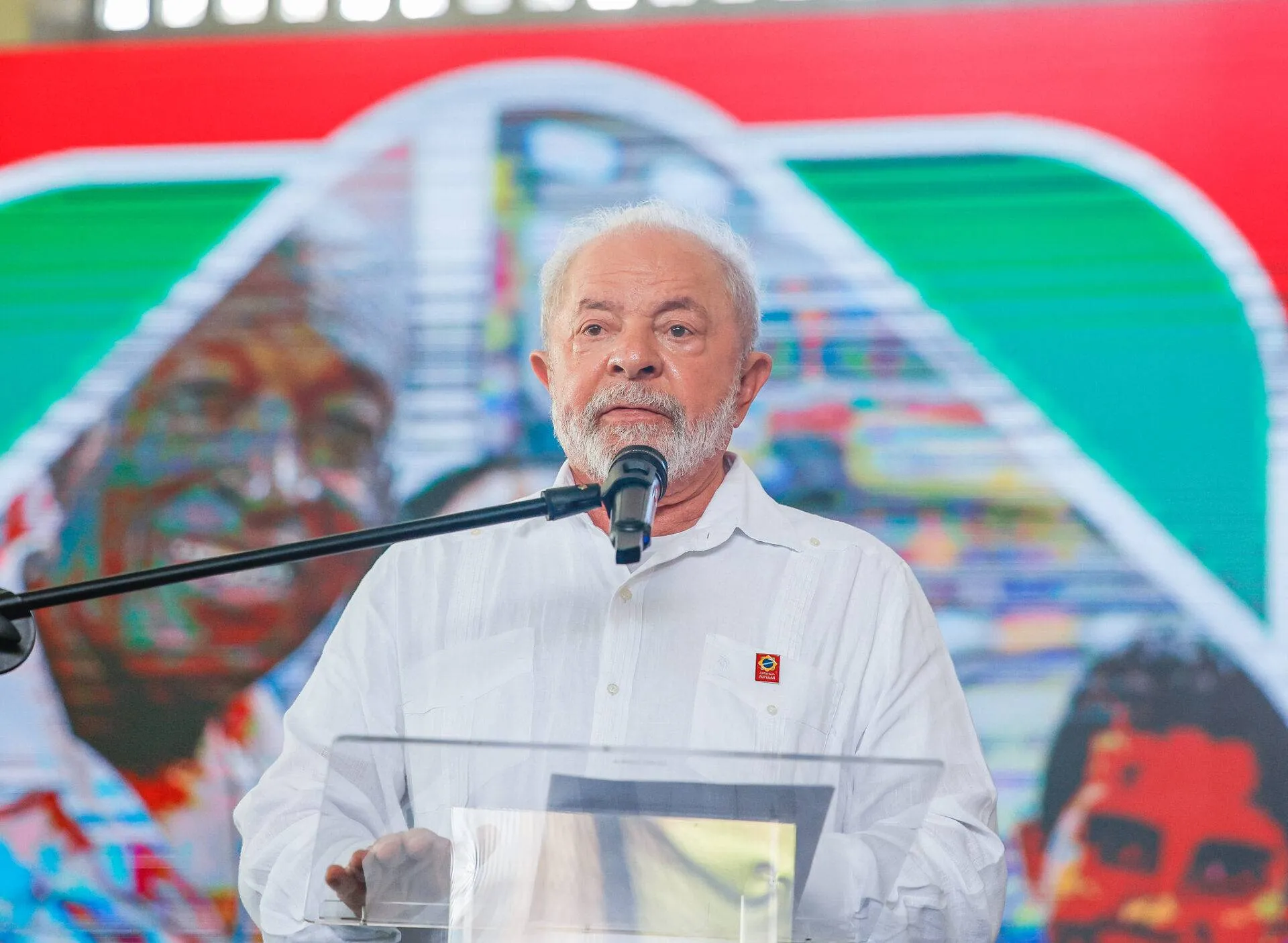 Polícia Federal cumpre mandado contra suspeito de ataques ao presidente Lula