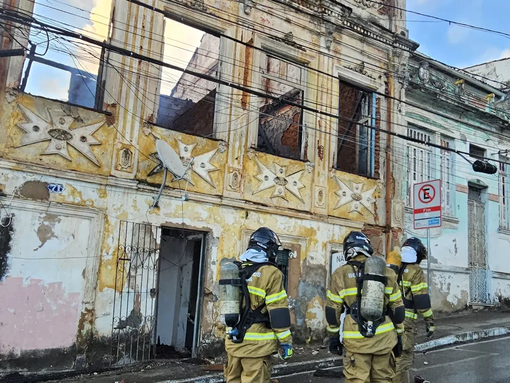 Incêndio casarão