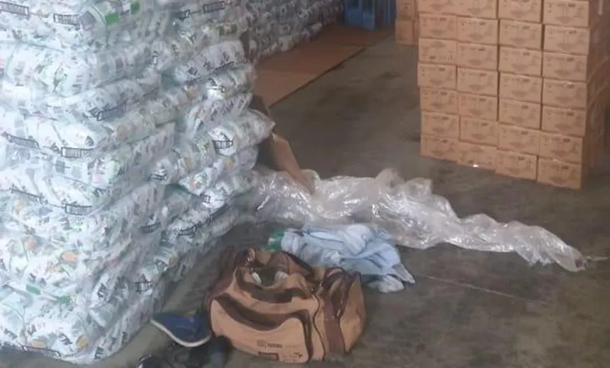 Lauro de Freitas: polícia recupera carga roubada avaliada em R$ 500 mil; produtos estavam em galpão 