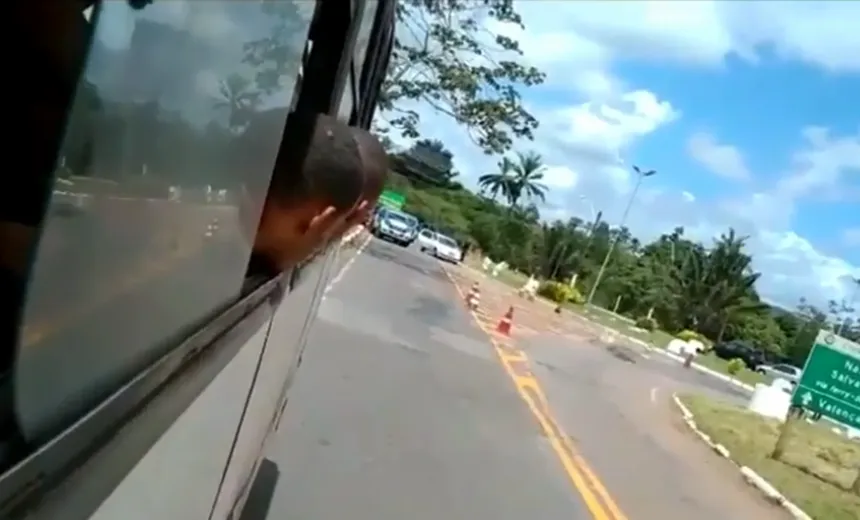 Tiroteio filmado por testemunhas deixa um suspeito morto em Valença; assista