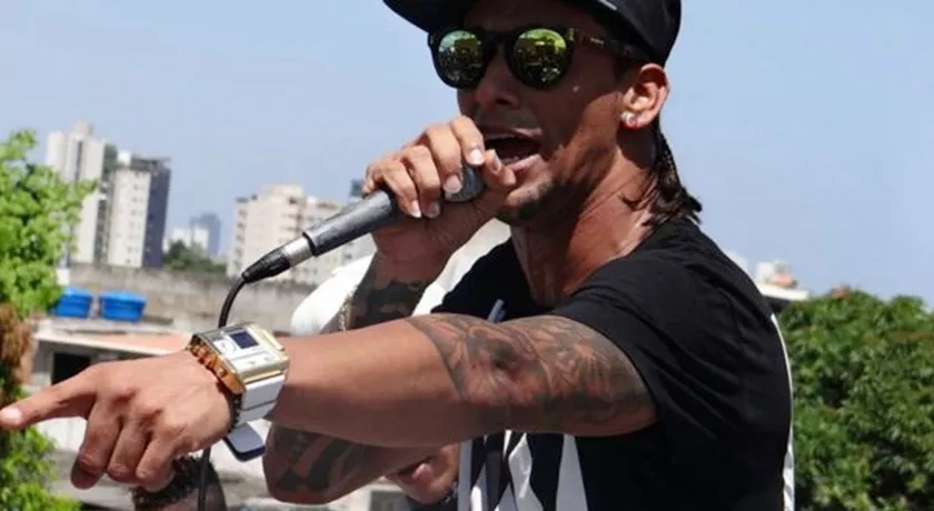 Rival de Kannario, Chiclete sai em defesa do cantor sobre polêmica turnê no exterior